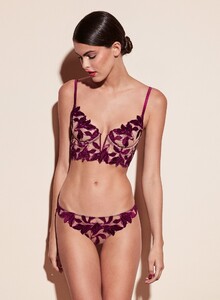 crop_190603_FLEURDUMAL_SHOT_10_1784_2600x.jpg