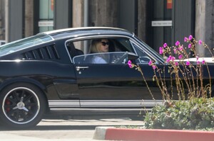 dakota-johnson-ride-with-chris-martin-s-daughter-apple-in-malibu-05-02-2020-0.jpg