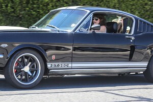 dakota-johnson-ride-with-chris-martin-s-daughter-apple-in-malibu-05-02-2020-9.jpg