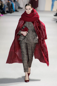 defile-akris-automne-hiver-2018-2019-paris-look-19.thumb.jpg.dba040137c41c0a0faaffaf840432f5b.jpg