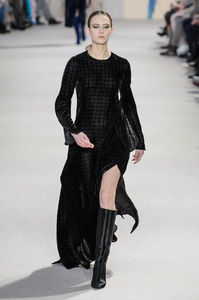 defile-akris-automne-hiver-2018-2019-paris-look-46.thumb.jpg.bae1d5022bc15f30ca1505861dc518b3.jpg