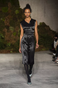 defile-alexachung-automne-hiver-2019-2020-londres-look-30.thumb.jpg.d0431717c655ba88aeb2e1e0515c9dee.jpg