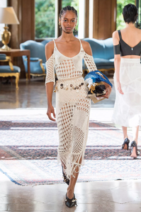 defile-altuzarra-printemps-ete-2019-paris-look-27.thumb.jpg.e14433c9e43e378b9f54953b4f4ed508.jpg