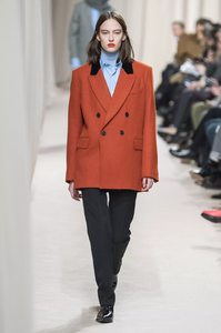 defile-ami-alexandre-mattiussi-automne-hiver-2019-2020-paris-look-41.thumb.jpg.77c66b0a828ed81fcf9fa09350e20e4b.jpg