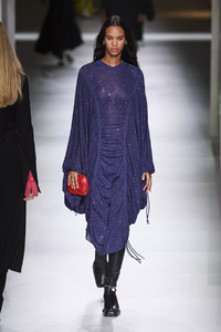 defile-bottega-veneta-automne-hiver-2020-2021-milan-look-27.thumb.jpg.0300caa0da0ec35e88a20fe3e1a91178.jpg