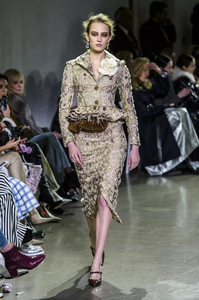 defile-brock-collection-automne-hiver-2018-2019-new-york-look-3.thumb.jpg.96d9a23a749348c6fc8154dbf28c4b3f.jpg