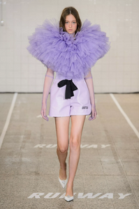 defile-brognano-printemps-ete-2019-milan-look-22.thumb.jpg.10ea9a5540488958216290df162167eb.jpg