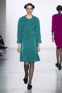defile-chocheng-automne-hiver-2020-2021-new-york-look-18.thumb.jpg.8159a55ccee85c0a76cd28ab7166054b.jpg