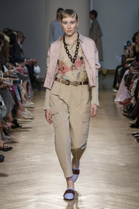 defile-cividini-printemps-ete-2020-milan-look-18.thumb.jpg.67bd5bb89aa695f7dd0a1184c557eb24.jpg