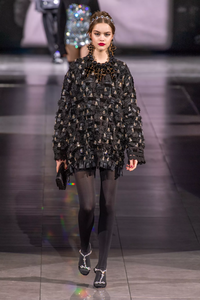 defile-dolce-amp-gabbana-automne-hiver-2020-2021-milan-look-46.thumb.jpg.fc59ca47dea02be520a8fcfb91324054.jpg