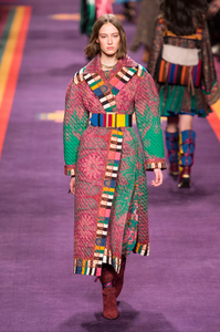 defile-etro-automne-hiver-2017-2018-milan-look-26.thumb.jpg.a5bc2ed7099d23141d1274536182636c.jpg