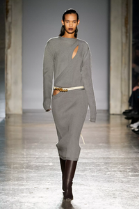 defile-gabriele-colangelo-automne-hiver-2020-2021-milan-look-7.thumb.jpg.00268cb1890c173bc5236c200be49f57.jpg