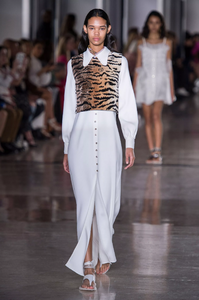 defile-giambattista-valli-printemps-ete-2019-paris-look-5.thumb.jpg.9ae5f469b3cbd3ef6bfdc8cd6798a083.jpg