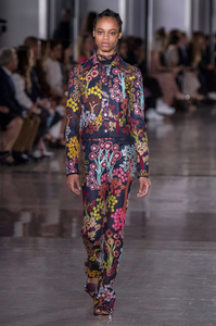 defile-giambattista-valli-printemps-ete-2019-paris-look-50.thumb.jpg.d749a1bd62e817cd87c2adfd2fc7aa81.jpg