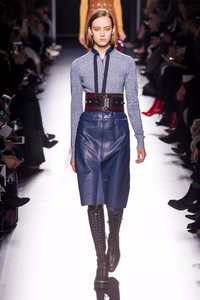 defile-hermes-automne-hiver-2017-2018-paris-look-18.thumb.jpg.deb6beb6a3488de143516e7fd56b9aa3.jpg