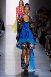 defile-jeremy-scott-printemps-ete-2019-new-york-look-50.thumb.jpg.97925e93d914bf89522cd09eb7381618.jpg