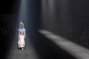 defile-kenzo-printemps-ete-2020-paris-look-82.thumb.jpg.c223b8c3c9ac9ecc884fe28eb189c6d4.jpg