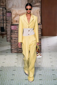 defile-lanvin-automne-hiver-2019-2020-paris-look-24.thumb.jpg.cc6e8751f6d239b87a85cedf3d62a00e.jpg