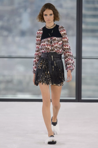 defile-longchamp-printemps-ete-2019-new-york-look-2.thumb.jpg.598e8daad6bc58d85666cc9a3cc8ef21.jpg
