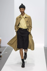 defile-margaret-howell-printemps-ete-2020-londres-look-18.thumb.jpg.b8705be9d9d064782f2fb965a2866d7c.jpg