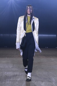 defile-marni-automne-hiver-2020-2021-milan-look-32.thumb.jpg.c201b61037d56e70fc244cebf8d30349.jpg