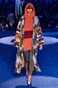 defile-missoni-automne-hiver-2019-2020-milan-look-19.thumb.jpg.e1cc559cfdf1b75169a330702592a559.jpg