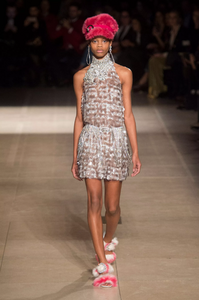 defile-miu-miu-automne-hiver-2017-2018-paris-look-53.thumb.jpg.df8eba5e703c74be34c361f8cf64a7f3.jpg