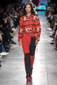 defile-msgm-automne-hiver-2019-2020-milan-look-10.thumb.jpg.14953e9062e715c038e30d7db07cf24e.jpg
