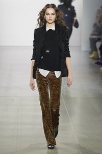 defile-nicole-miller-automne-hiver-2020-2021-new-york-look-20.thumb.jpg.c1abc4e2e505041a03d4b723d740a2c2.jpg