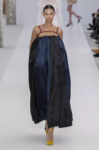 defile-nina-ricci-automne-hiver-2019-2020-paris-look-12.thumb.jpg.95044f986e0feee7de4ebf06fad1ba2b.jpg