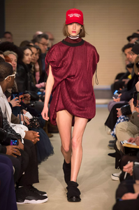 defile-public-school-automne-hiver-2017-2018-new-york-look-34.thumb.jpg.5c4265f6928d6d074970106b14ff28be.jpg