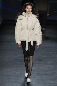 defile-rag-amp-bone-automne-hiver-2020-2021-new-york-look-29.thumb.jpg.8dc9edf2a922ffba6d5effcc0b11c4cd.jpg