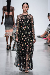 defile-rahul-mishra-printemps-ete-2020-paris-look-22.thumb.jpg.f3cf75f988e7cd763c5d6a75e3eaf5e0.jpg