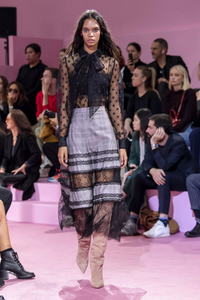 defile-ralph-amp-russo-printemps-ete-2020-paris-look-23.thumb.jpg.8746a183329a3db21bf02e64eb0c2b49.jpg