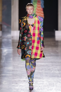 defile-shuting-qiu-printemps-ete-2020-milan-look-24.thumb.jpg.77385a0a33da37ae8756f95a88278fe8.jpg