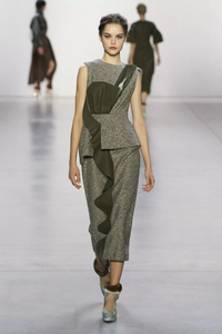 defile-son-jung-wan-automne-hiver-2020-2021-new-york-look-12.thumb.jpg.53454d207094aa0ced68144fee91afe8.jpg