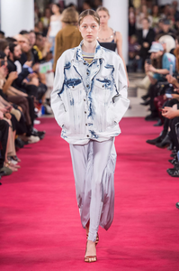 defile-yproject-printemps-ete-2019-paris-look-11.thumb.jpg.7fcd46914dc5fd00905caed1cd6715f1.jpg