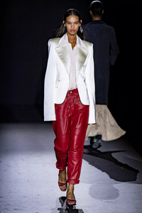 defile-zadig-amp-voltaire-printemps-ete-2020-paris-look-7.thumb.jpg.b7890a0b5a002e0ad98e039b31a9ce02.jpg