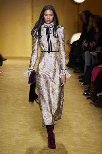 defile-zimmermann-automne-hiver-2020-2021-new-york-look-18.thumb.jpg.450ebff6d3d1fc68d1356e433d52af53.jpg