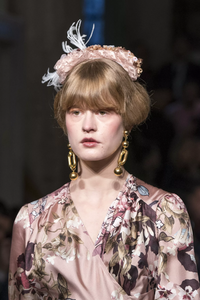 detail-defile-antonio-marras-automne-hiver-2019-2020-milan-detail-182.thumb.jpg.655ae13a2ae8ff1a737e9bc96ea8e182.jpg