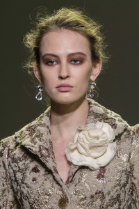 detail-defile-brock-collection-automne-hiver-2018-2019-new-york-detail-3.thumb.jpg.8a3514ab6ed4bec87f5e902b0d619596.jpg