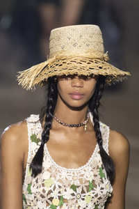detail-defile-christian-dior-printemps-ete-2020-paris-detail-41.thumb.jpg.abe61b2db9cd96d7fa2dc19df8b99f4c.jpg