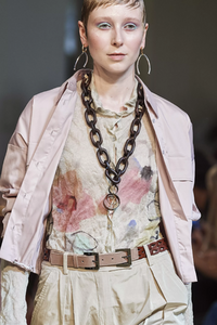 detail-defile-cividini-printemps-ete-2020-milan-detail-90.thumb.jpg.25e9edec858f7a71ca49fbb39e877f67.jpg