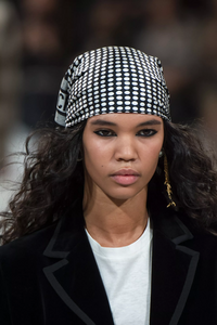 detail-defile-dior-automne-hiver-2020-2021-paris-detail-209.thumb.jpg.220180a7605a75cdef49b4ef33b23f07.jpg