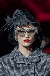 detail-defile-dolce-amp-gabbana-automne-hiver-2019-2020-milan-detail-278.thumb.jpg.591c0df9f2bad0b666bccbcb277cf09d.jpg