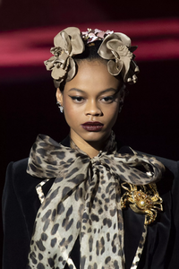 detail-defile-dolce-amp-gabbana-automne-hiver-2019-2020-milan-detail-507.thumb.jpg.3249e316accecbcb357446ce4180027a.jpg