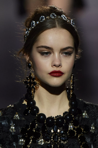 detail-defile-dolce-amp-gabbana-automne-hiver-2020-2021-milan-detail-186.thumb.jpg.6c96ae9d2186174e956a29fd549fc913.jpg