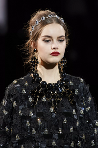 detail-defile-dolce-amp-gabbana-automne-hiver-2020-2021-milan-detail-222.thumb.jpg.03558da9dad71abf692357746cf4d959.jpg