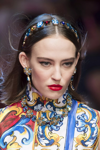 detail-defile-dolce-amp-gabbana-printemps-ete-2018-milan-detail-389.thumb.jpg.6826bedf6c23f281ba4ed3e18edc5ea9.jpg