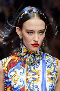 detail-defile-dolce-amp-gabbana-printemps-ete-2018-milan-detail-72.thumb.jpg.22c4a68919bfc56ed53067526aaa2129.jpg